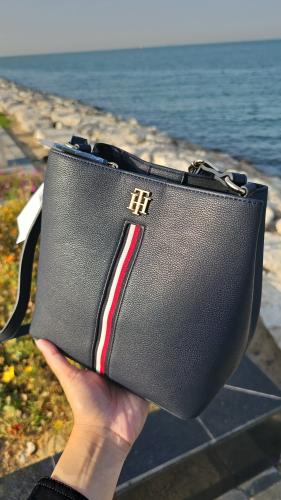 شنطة بكت باق ماركة تومي هيلفيقر