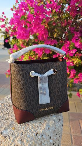 شنطة بكت باق ماركة مايكل كورس