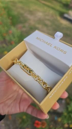 إسوارة ماركة مايكل كورس