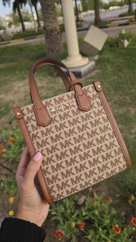 شنطة ماركة مايكل كورس