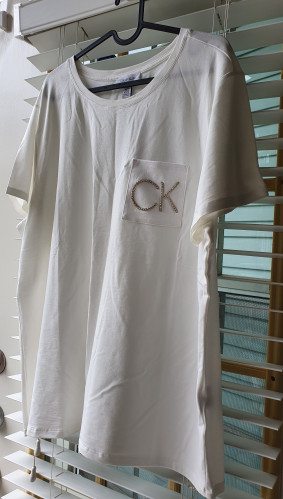 تيشيرت ماركة كالفن كلاين