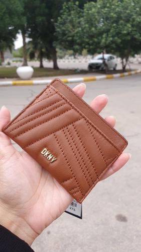 حامل بطاقات ماركة DKNY