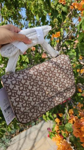 شنطة ماركة DKNY