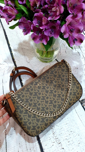 شنطة ماركة DKNY