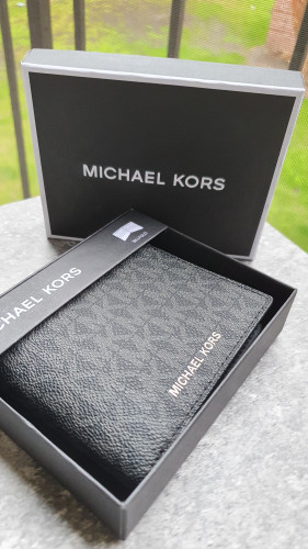 محفظة رجالية ماركة مايكل كورس