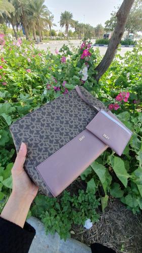 شنطة ماركة DKNY