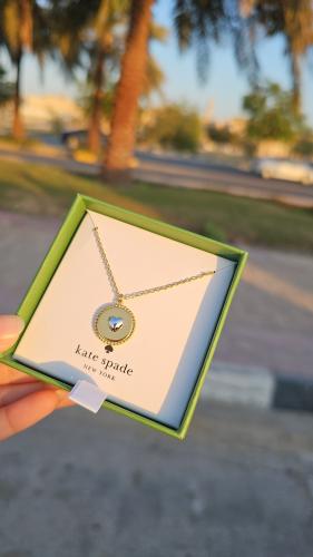 سلسال ماركة كيت سبيد