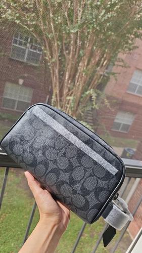 شنطة يد رجالية ماركة كوتش