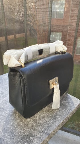 شنطة ماركة DKNY ميديام