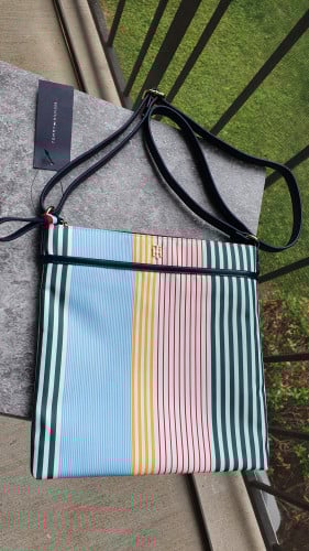 كروس ماركة تومي هيلفيقر