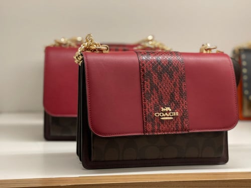 شنطة ماركة كوتش