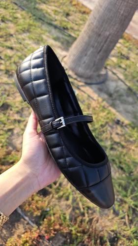 جزمة ماركة مايكل كورس