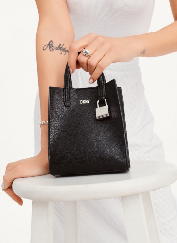 شنطة ماركة DKNY