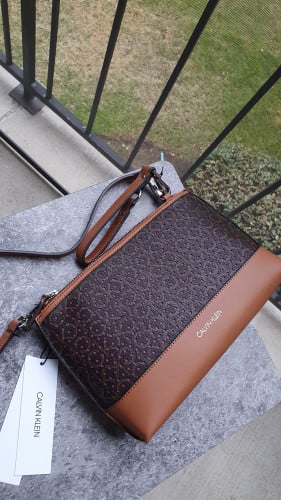 شنطة ماركة كالفن كلاين