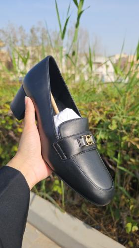 كعب ماركة مايكل كورس