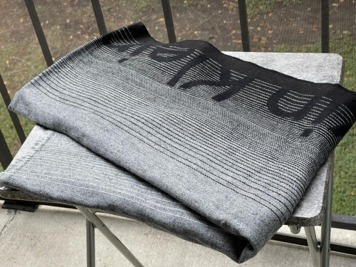 شال ماركة كالفن كلاين