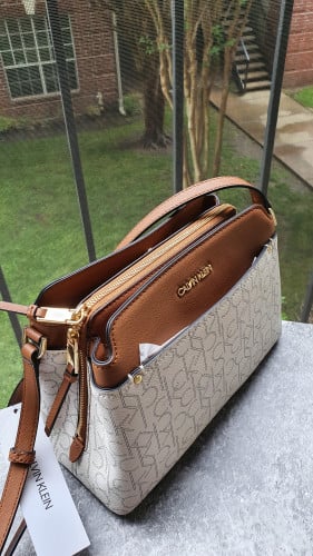 شنطة ماركة كالفن كلاين