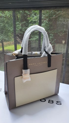 شنطة ماركة مارك جيكوبس