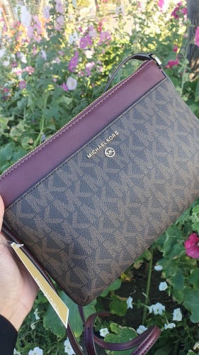 شنطة ماركة مايكل كورس