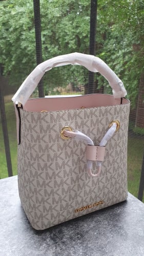 شنطة ميني ماركة مايكل كورس