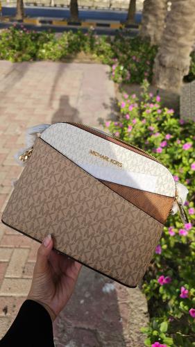 شنطة ماركة مايكل كورس