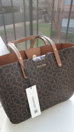 شنطة ماركة كالفن كلاين