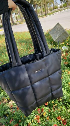 شنطة كبيرة ماركة DKNY