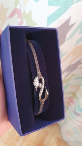 إسوارة ماركة سوارفسكي