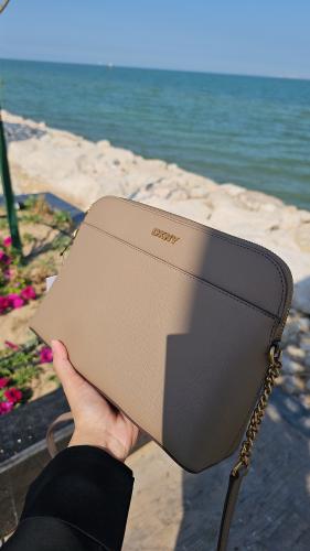 شنطة ماركة DKNY