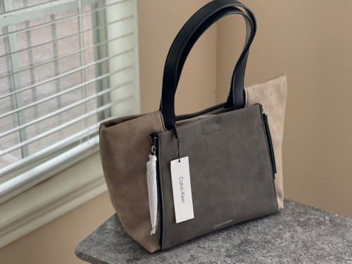 شنطة ماركة كالفن كلاين