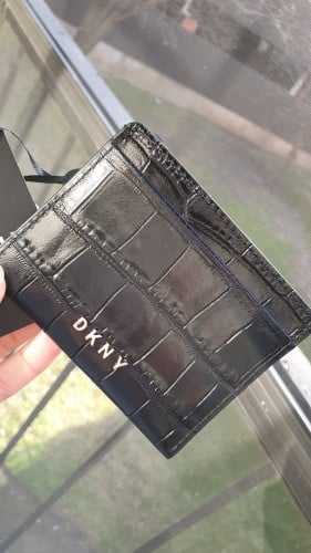 حامل بطاقات ماركة   DKNY
