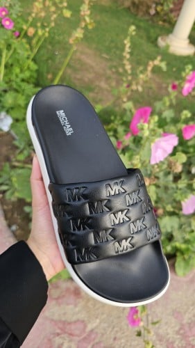 صندل ماركة مايكل كورس