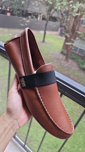 جزمة رجالية ماركة DKNY