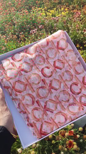 سكارف ماركة كالفن كلاين