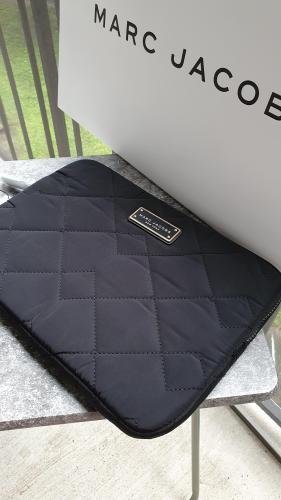 باوتش ماركة مارك جيكوبس