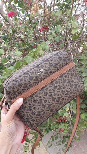 شنطة ماركة DKNY