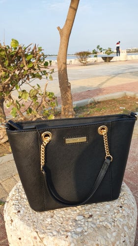 شنطة ماركة كالفن كلاين