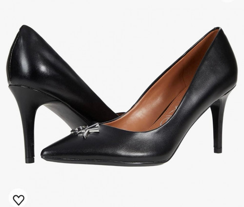 كعب ماركة كالفن كلاين