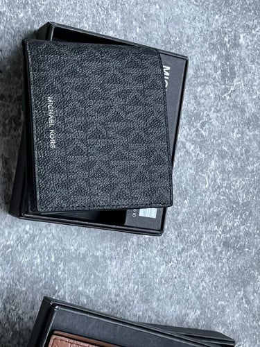 محفظة ماركة مايكل كورس