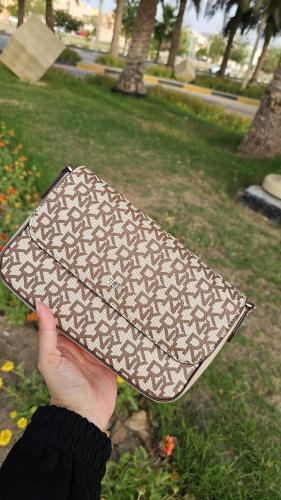 شنطة ماركة DKNY