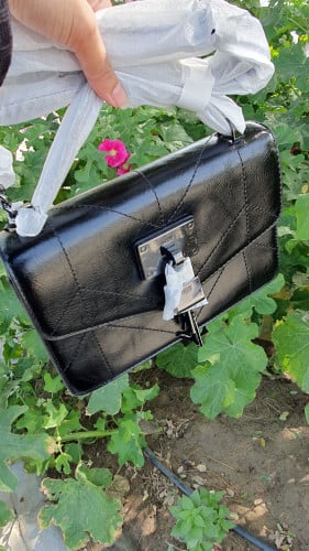 شنطة ماركة DKNY