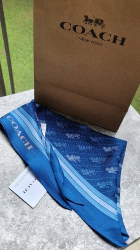 سكارف ماركة كوتش