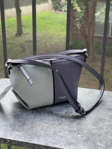 شنطة ماركة كالفن كلاين