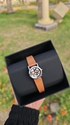 ساعة ماركة DKNY