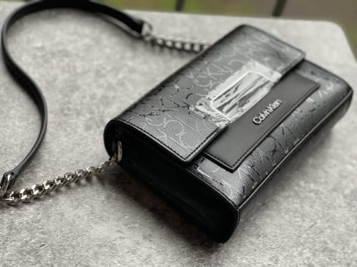 شنطة ماركة كالفن كلاين