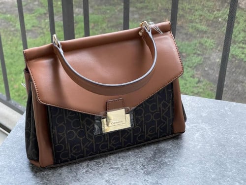 شنطة ماركة كالفن كلاين