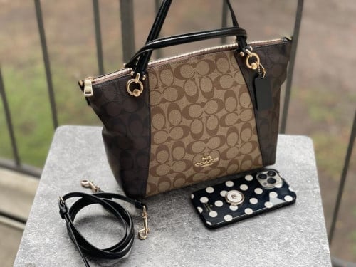 شنطة ماركة كوتش