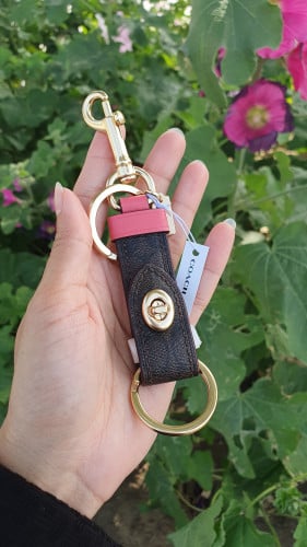 ميدالية ماركة كوتش