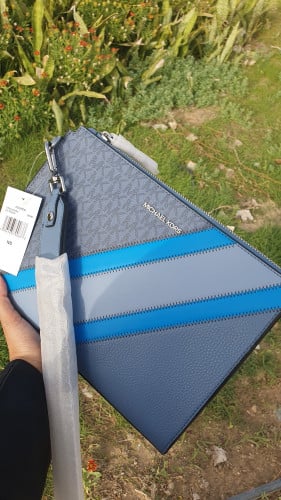 باوتش ماركة مايكل كورس