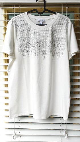 تيشيرت ماركة كالفن كلاين